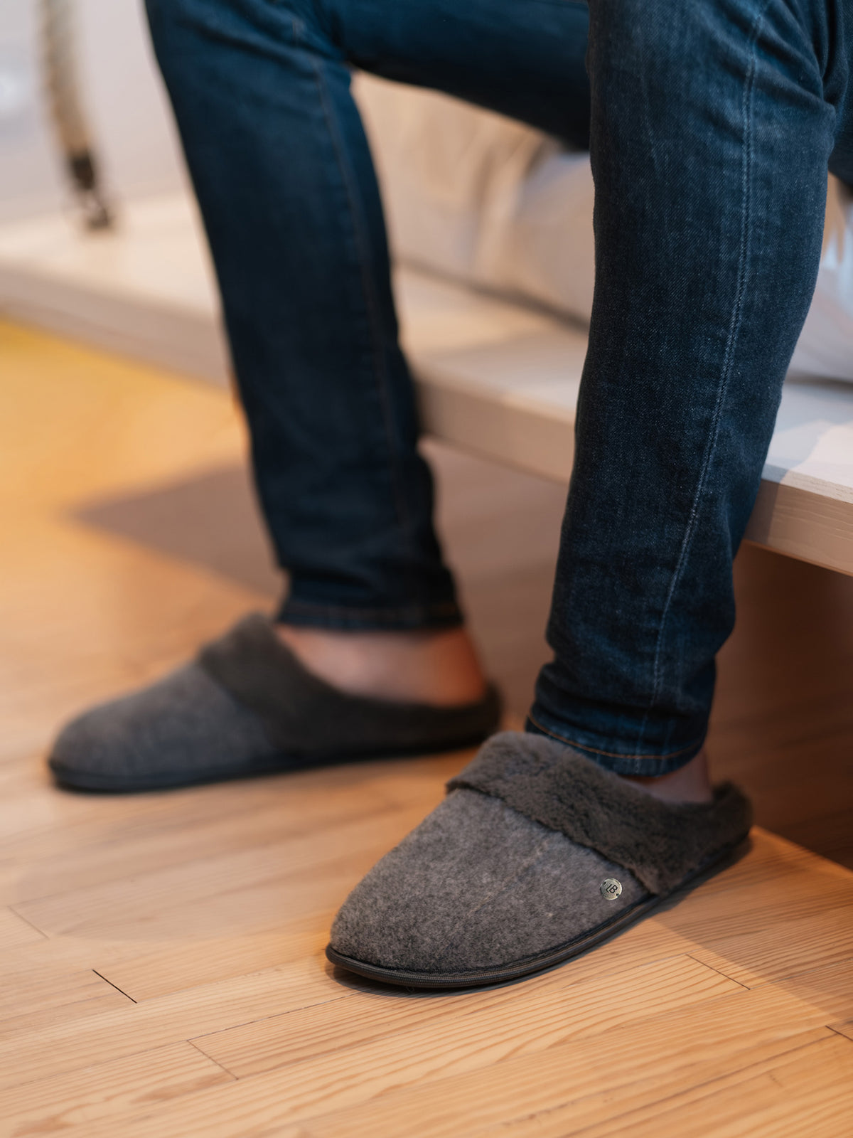 Chaussons mules anthracite à semelle à mémoire de forme - Le Bourget