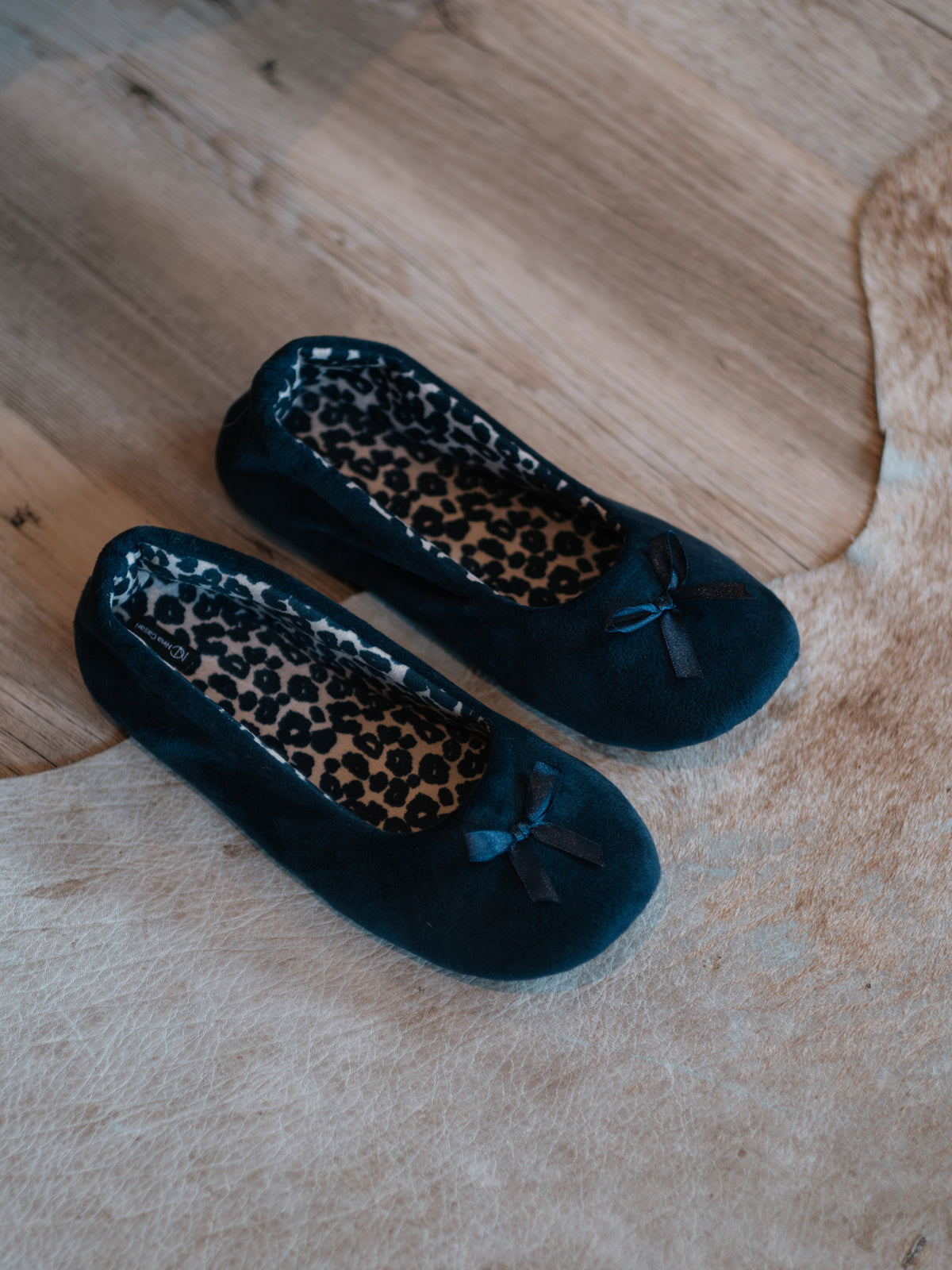 Chaussons ballerines bleu marine à motif léopard - Nina Casari