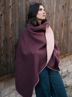 Poncho réversible en maille bicolore bordeaux et rose - Nina Casari