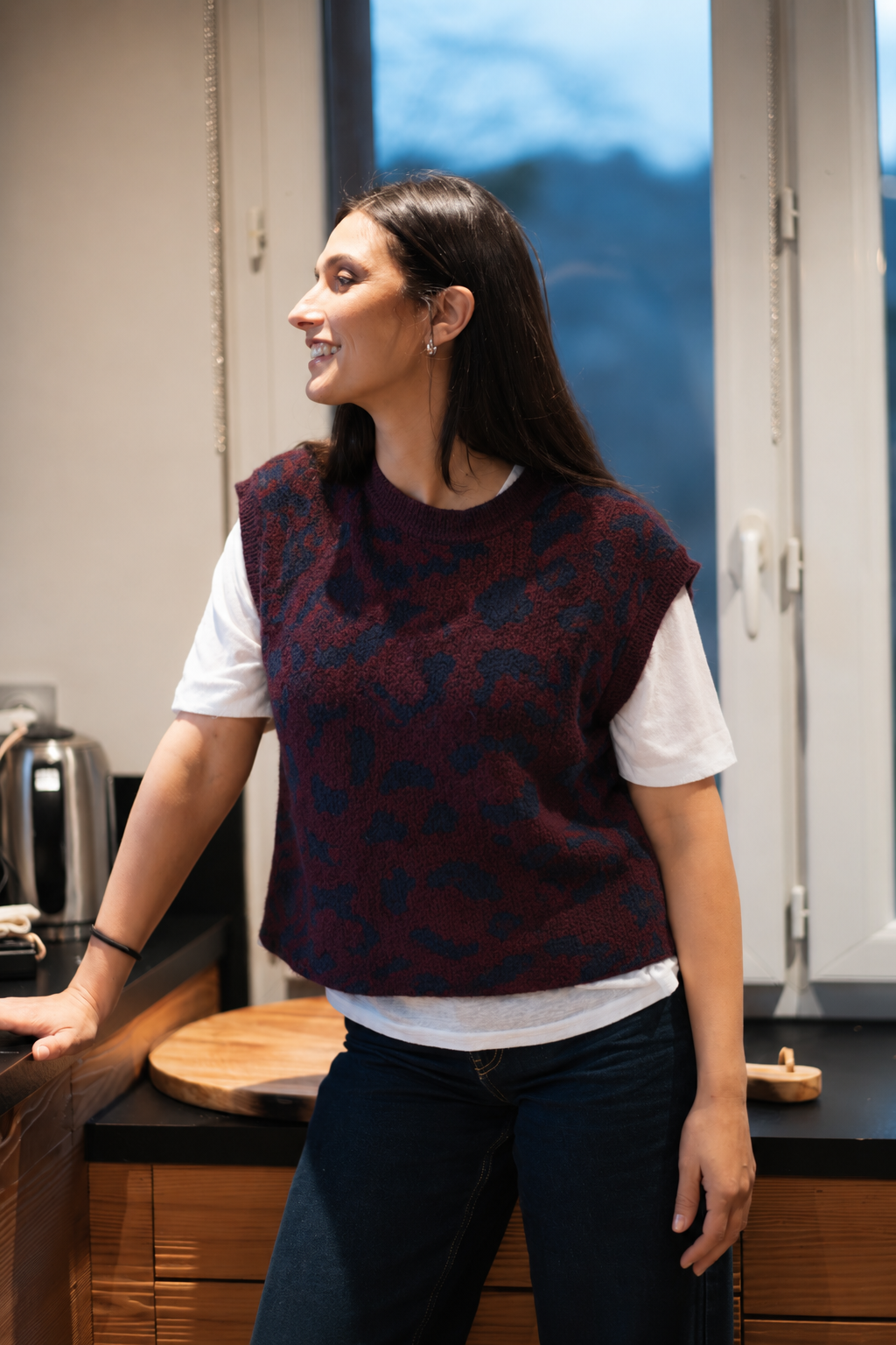 Pull sans manches en maille bordeaux motif léopard marine - Nina Casari
